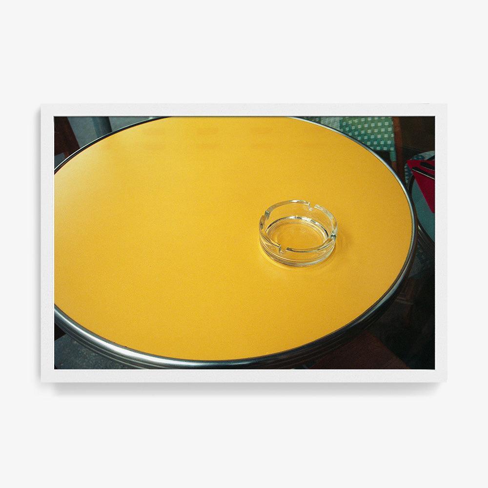 cendrier sur table
