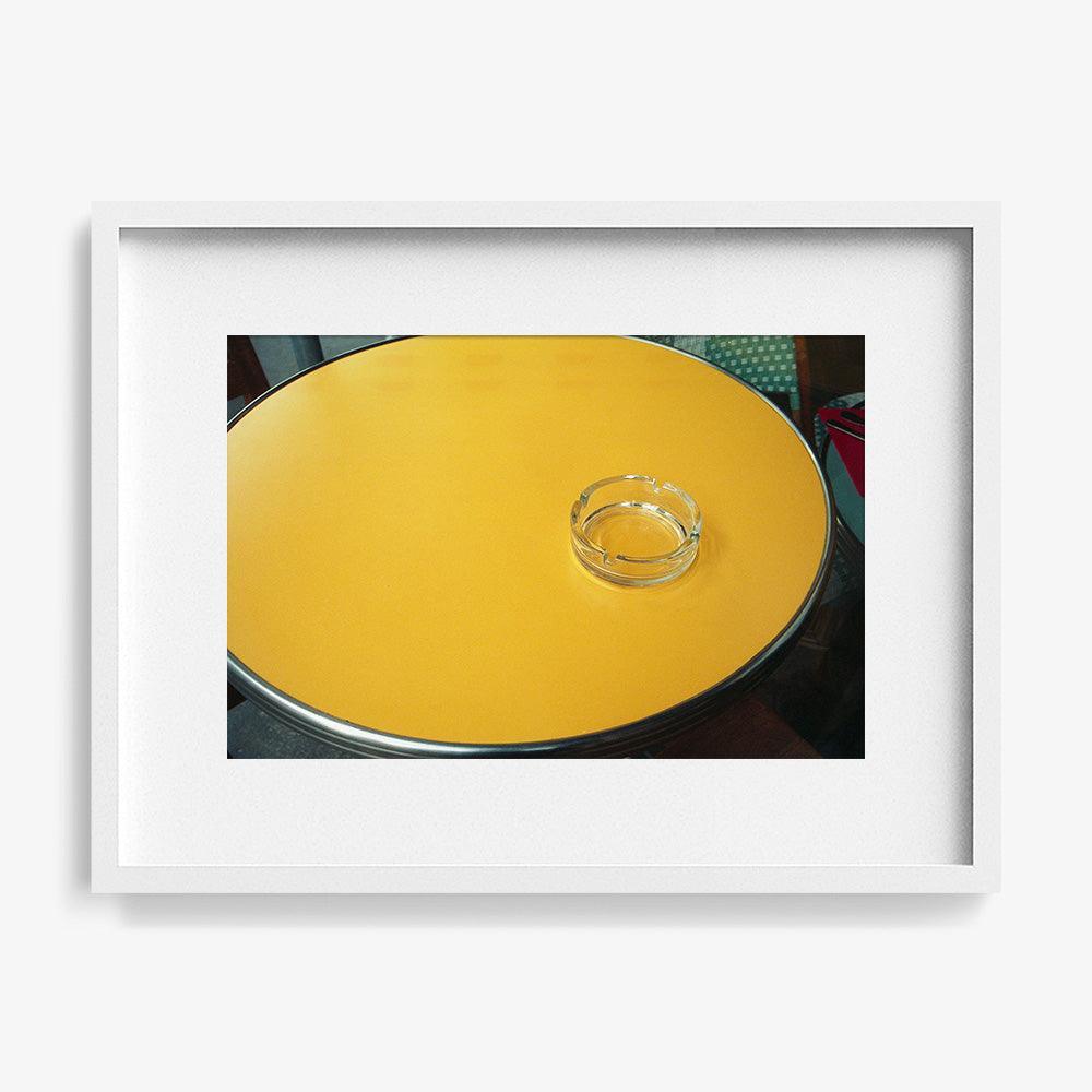 cendrier sur table